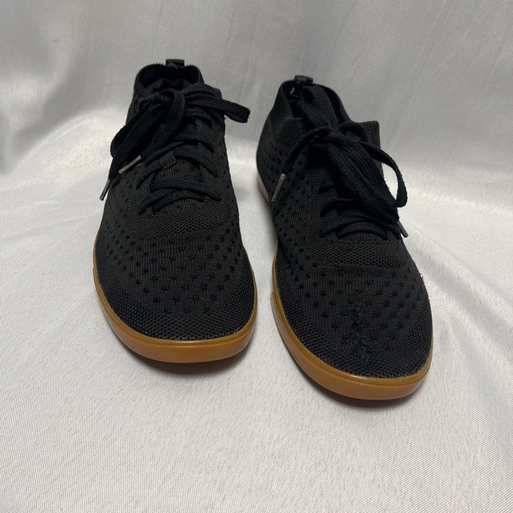 SUAVS The Zilker Lace-Up Knit Sneakers Black with Gum Sole. Size Women 11 Men 9
